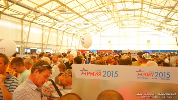 Армия 2015 выставка, день первый. Зал регистрации