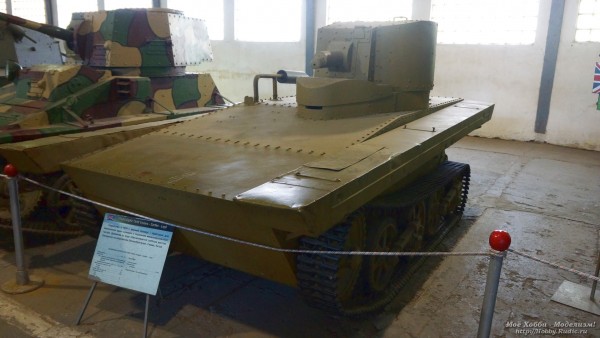 Плавающий танк Vickers-Carden-Loyd (Великобритания).