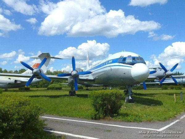 Самолёт Ил-18 в Авиамузее в Ульяновске