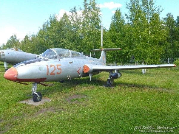 Самолёт L-29 Дельфин в Авиамузее в Ульяновске
