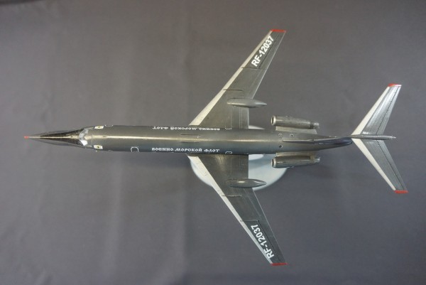 Готовая модель: ТУ-134УБЛ от Звезды